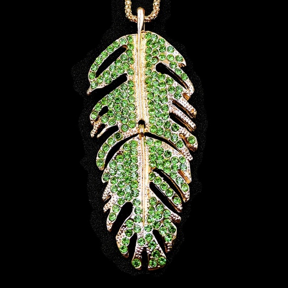 Lirrio's Closet Jewelry - Green & Gold Leaf Pendant NWT-
